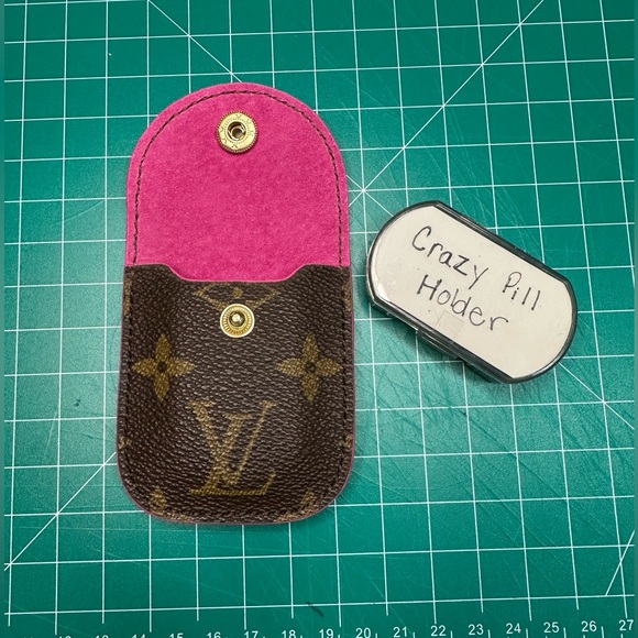 Personal Leather Storage Accessory - Picture 6 of 8